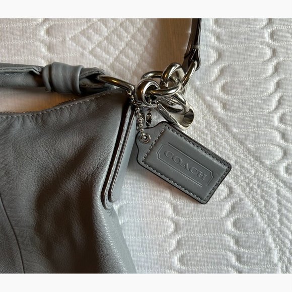 Coach Bag with removable shoulder strap - Picture 3 of 6